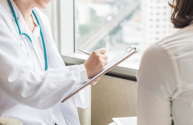 Укладення трудових договорів між закладами охорони здоров’я та медичними працівниками: позиція КАС ВС