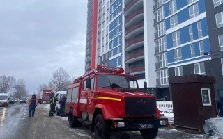 В Киеве вспыхнул пожар в новостройке: подробности