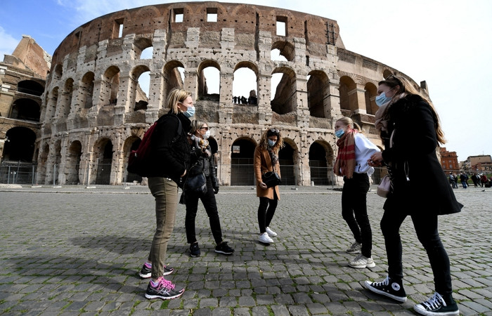 Италия ослабит коронавирусные ограничения для туристов