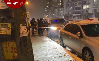 В Киеве расстреляли автомобиль: подробности