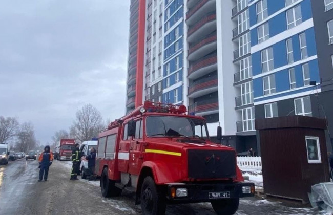 В Киеве вспыхнул пожар в новостройке: подробности