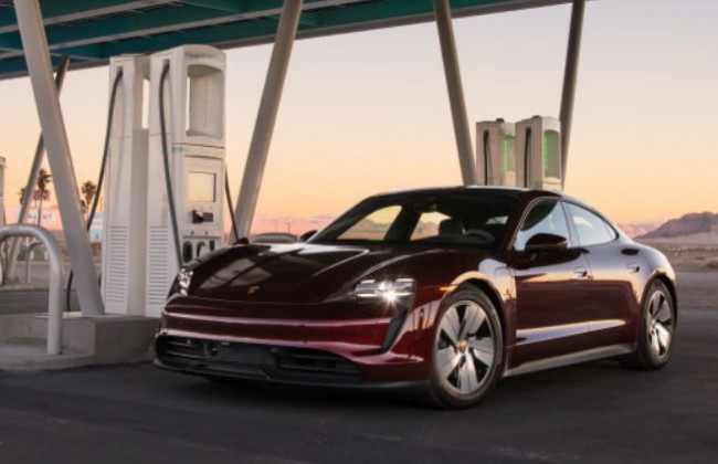 Porsche Taycan бьет мировой рекорд по быстрой зарядке