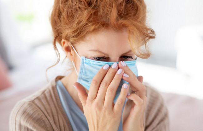 У штамма «Омикрон» обнаружили непостоянные симптомы