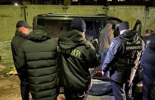 Двойное убийство под Киевом: тела супругов нашли изрезанными, фото