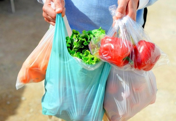 Пакеты в супермаркетах резко подорожают с 1 февраля: сколько будем платить
