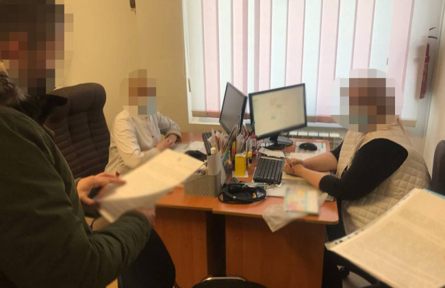 У Києві медик і таксист організували схему з фейкової COVID-вакцинації