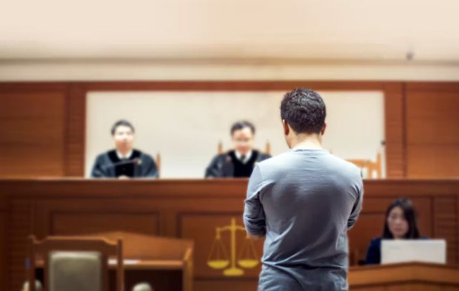 Чи порушує право на захист допит свідка слідчим суддею за відсутності захисника підозрюваних: позиція ВС