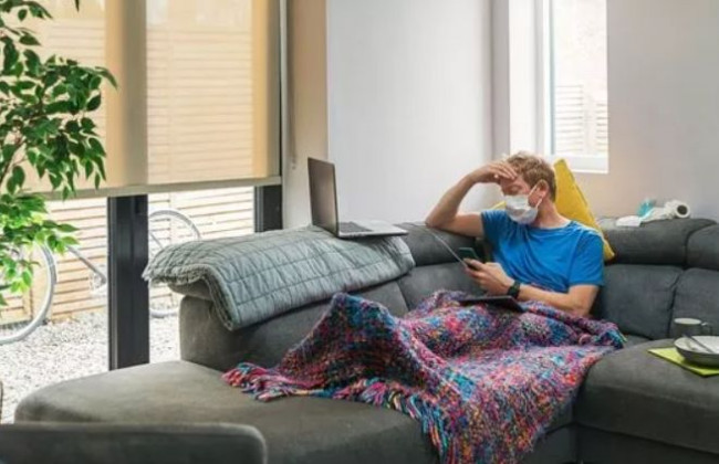 Штамм «Омикрон» начал «размножаться»: чем опасен его «родственник» и какие у него симптомы