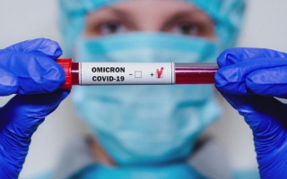 Кто тяжелее болеет «Омикроном»: ответ врача