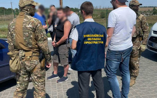 «Продаж» посади голови Миколаївської ОДА: за шахрайство судитимуть трьох осіб