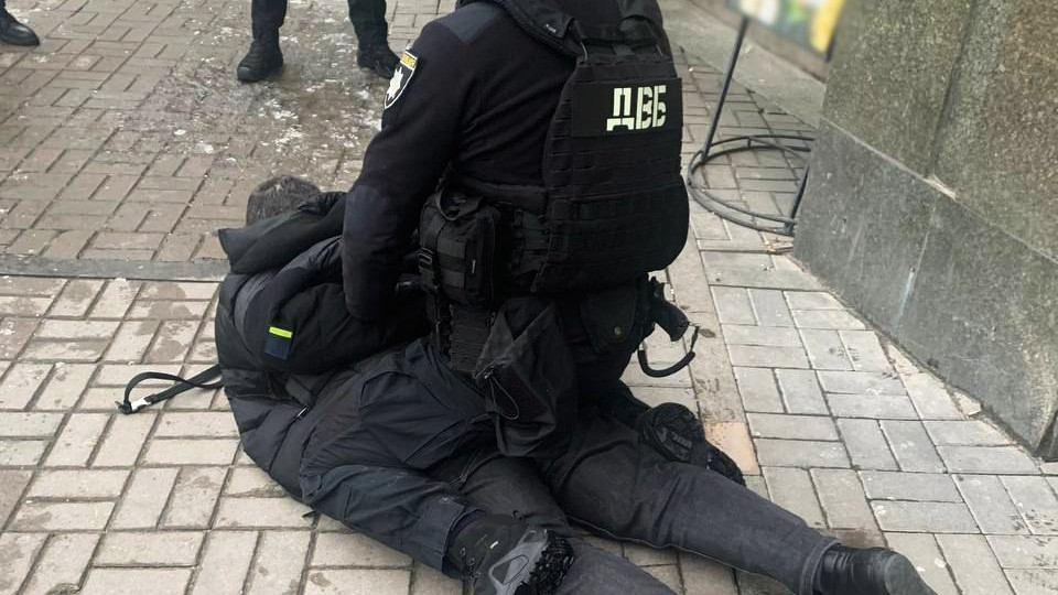 Внутрішня безпека Нацполіції затримала псевдородича міністра внутрішніх справ за «продаж» посади у відомстві