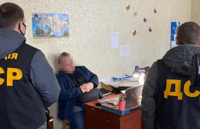 Под Луганском на взятке задержали чиновника Гоструда