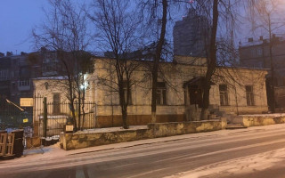 Суд повторно наклав арешт на садибу Барбана у Києві
