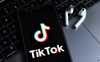 Владелец TikTok уволил 100 сотрудников одним видеозвонком