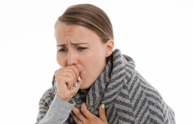 Температура и непрерывный кашель: назвали симптомы «тихого» штамма «Омикрон»