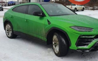 В Киеве эвакуировали элитный Lamborghini Urus, фото