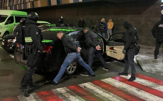 Погрожували фізичним насильством: у Києві зловмисники вимагали у підприємця неіснуючий борг