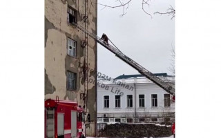 В Харькове вспыхнул пожар в студенческом общежитии: появилось видео