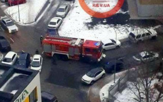 В Киеве «герои парковки» заблокировали проезд пожарным