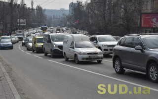 Не поделили дорогу: в Киеве мужчина напал на женщину