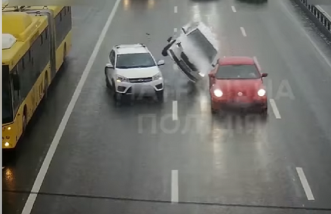 В Киеве произошло ДТП с переворотом