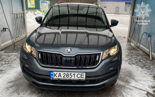 В Киеве Lexus столкнулся с полицейским «фантомом»