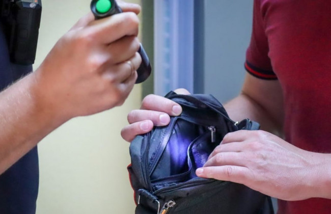 Українці намагались пронести до судових установ понад 11 тисяч заборонених предметів