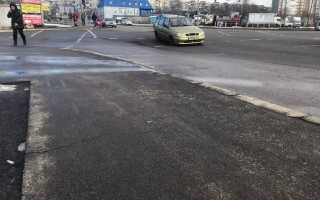 В Киеве на Позняках скоро провалится асфальт: подробности