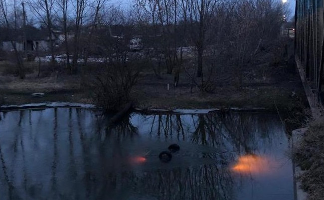 Смертельное ДТП под Львовом: автомобиль слетел с моста в реку