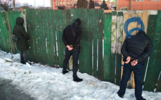 У Києві на «гарячому» затримано групу квартирних злодіїв: подробиці
