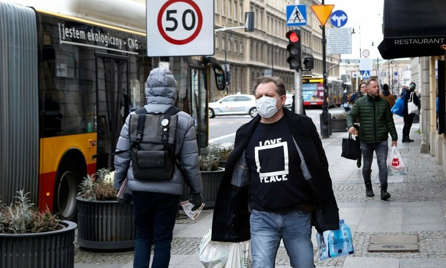 Польша намерена сократить срок самоизоляции для больных коронавирусом