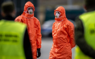 Польша откладывает обязательную вакцинацию некоторых категорий граждан