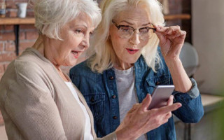 Держава роздасть українцям нові смартфони: хто зможе отримати