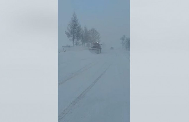 Снег и ледяной дождь: украинцам сообщили ситуацию на дорогах