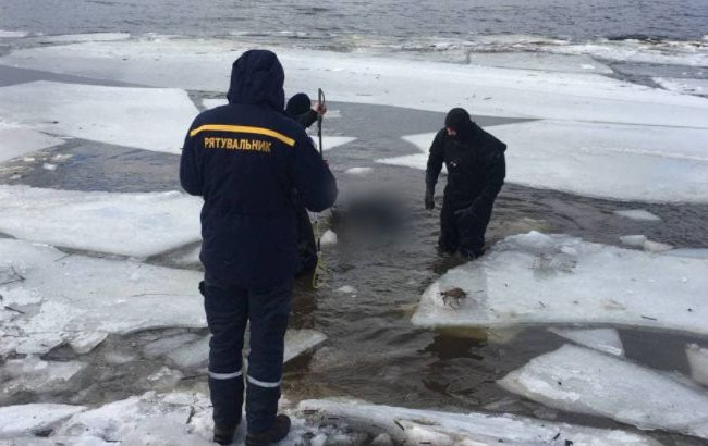 Трагедия в Киеве: из Днепра достали тело мужчины