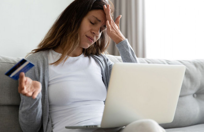 Пыталась продать обувь и попала на крючок аферистов: женщина потеряла более 100 тысяч гривен