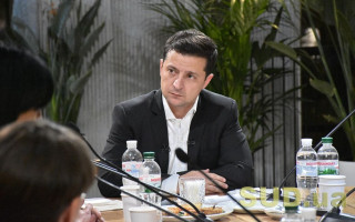 Зеленський відповів на петицію про встановлення справедливих зарплат держслужбовцям