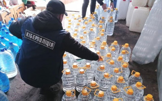 В Ровненской области у мужчины изъяли более тонны поддельного алкоголя