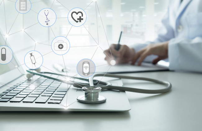 Специфіка отримання допомоги за е-лікарняним, якщо працівник є сумісником: деталі