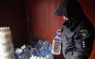 В Тернополе оперативники разоблачили нелегальный цех по производству алкоголя