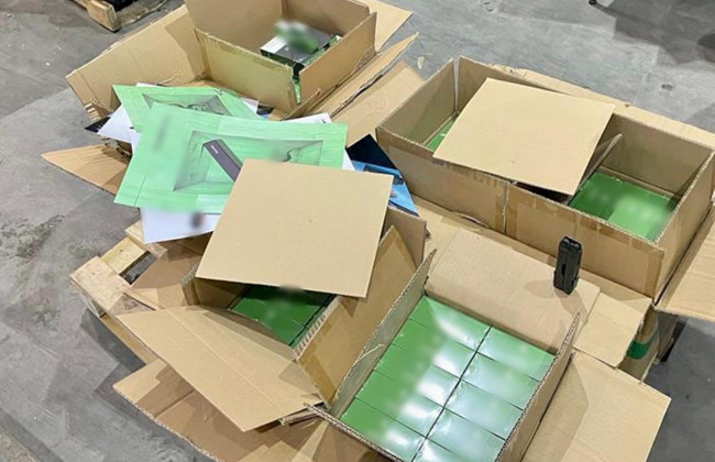 У Києві СБУ викрило партію контрафактних електронних цигарок