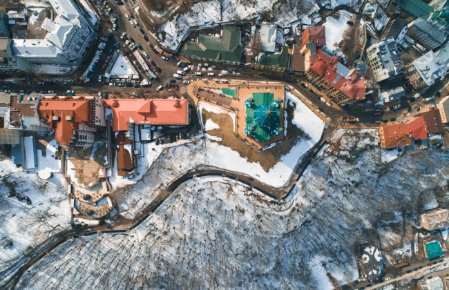 В Киеве Андреевский спуск «зачистят»: куда перенесут стихийную торговлю