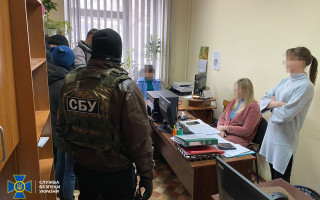 «Заробили» 2 мільйони гривень: на Кіровоградщині викрили схему фальшування COVID-сертифікатів