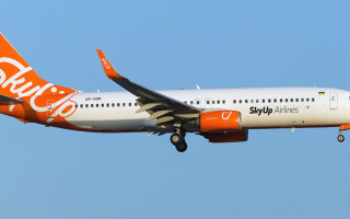 Самолет SkyUp не смог сесть в Украине: что произошло