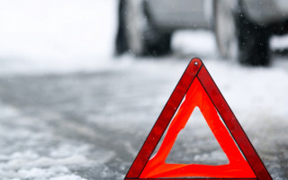 На Окружной дороге в Киеве авто разгромило несколько МАФов