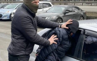 Систематичні побори з підприємців: у Києві затримано начальника відділу поліції