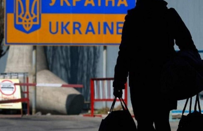 Чи є тимчасовий виїзд на заробітки поважною причиною непроживання у квартирі: позиція ВС