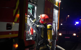 Из горящей квартиры в Киеве спасли мужчину