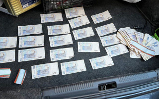 ₴230 000 за ненакладення штрафу: затримано посадовця Держгеокадастру та посередника