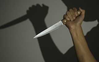 Под Киевом 17-летнего парня ударили ножом в грудь